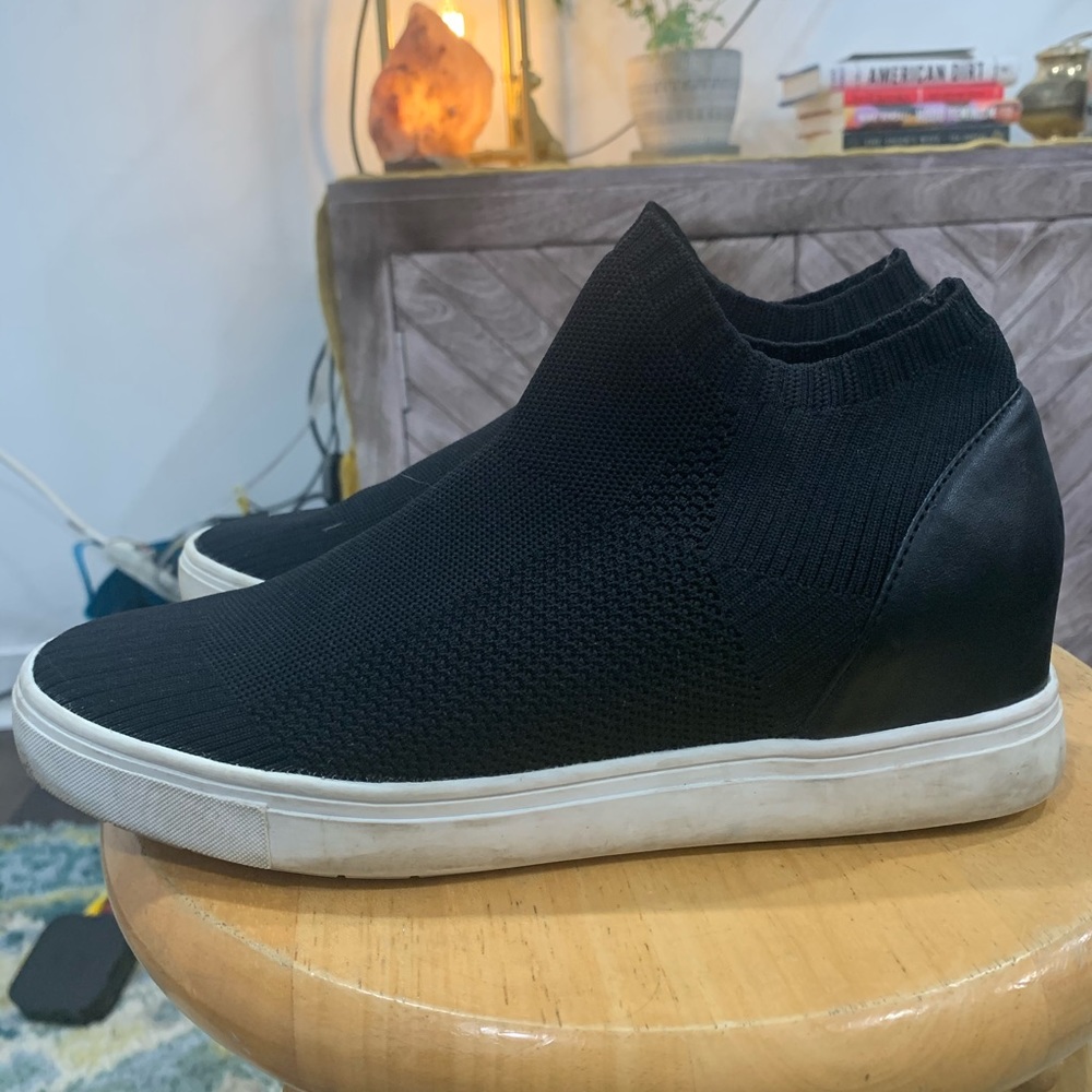 Steve Madden pull on high heeled sneaker